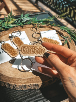 BRELOK DREWNIANY logo Clödie