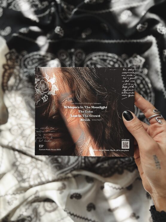 PRZEDSPRZEDAŻ | EP-ka MIDNIGHT BELIEVERS | CD LIMITED EDITION with exclusive extras - obrazek 2