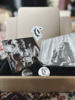 Box CLÖDIE „Memories Collection” – 2x CD + przypinki